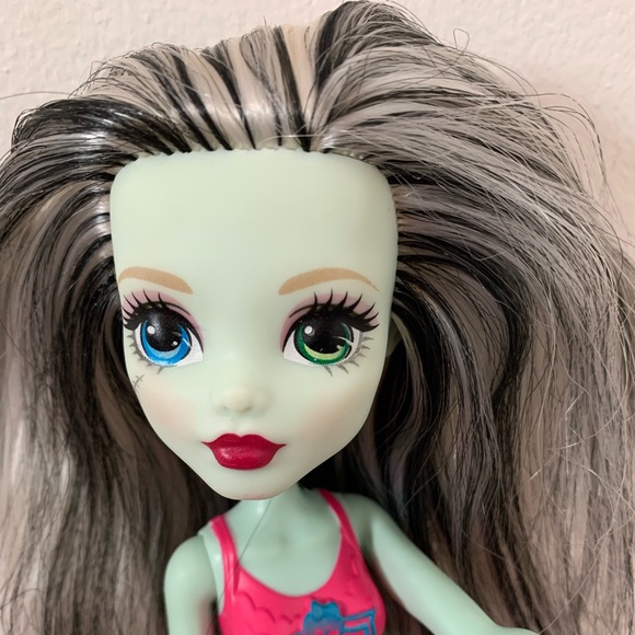 MONSTER HIGH FRANKIE STEIN GHOUL SPIRIT CHEERLEADER - Picture 3 of 7